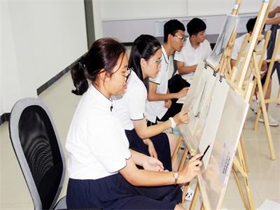 六力国际学校