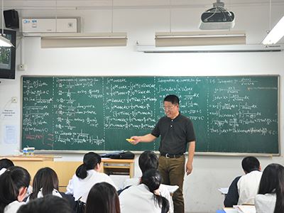 领科教育（原上海师范大学剑桥国际中心)